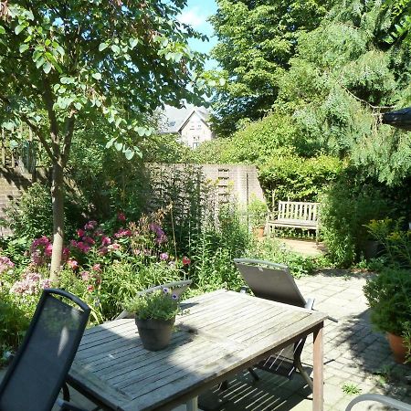 Les-Fleurs. Dieren Exterior photo